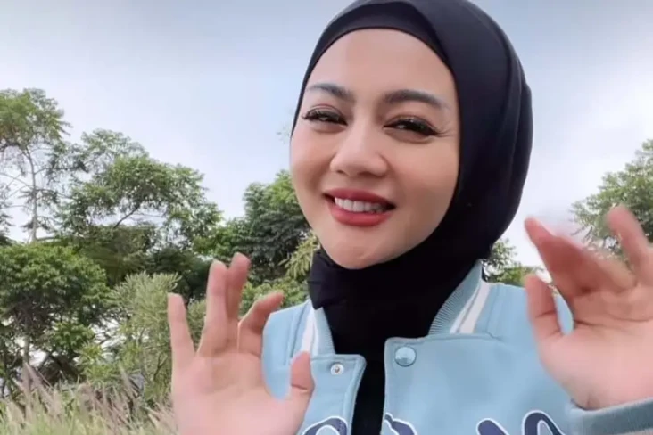 Jenita Janet Mantap...