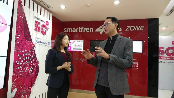 Smartfren Tawarkan Paket...