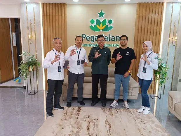 Pegadaian Gandeng Plustik...