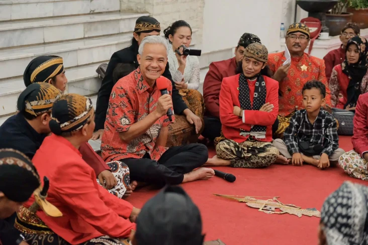 Dukung Ganjar Pranowo,...