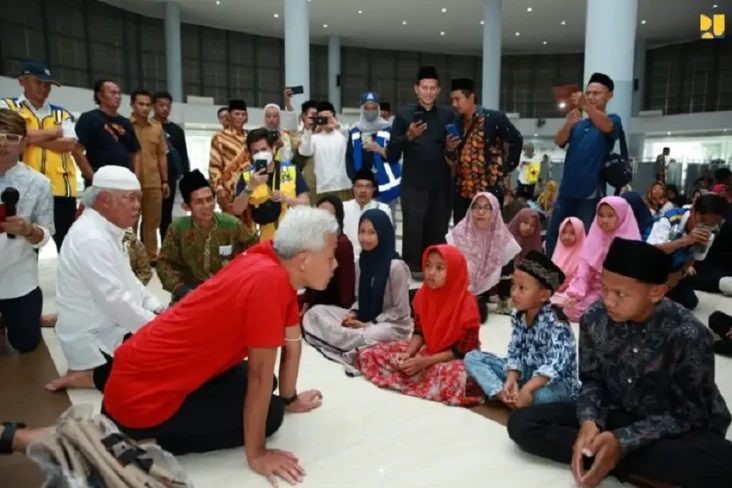 Hasto Ungkap Menteri...