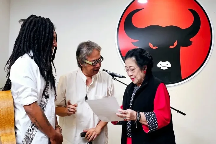 Usai Dengarkan Lagu...