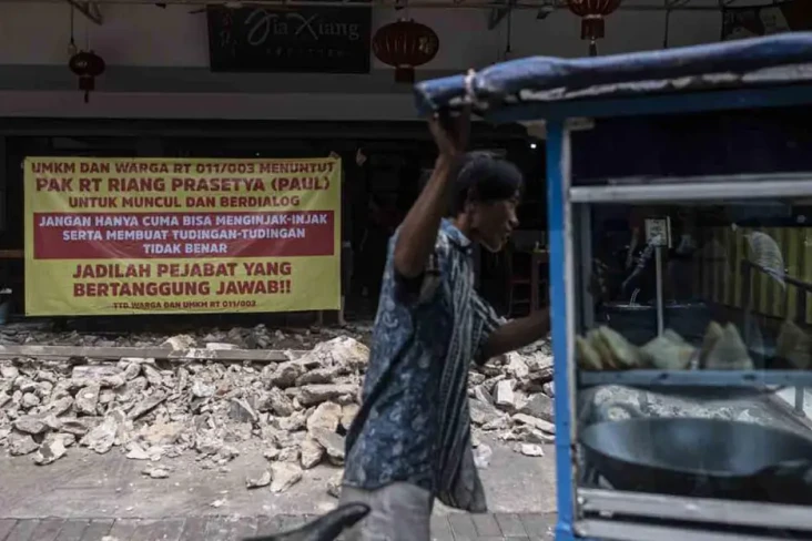 Ruko Caplok Bahu Jalan...