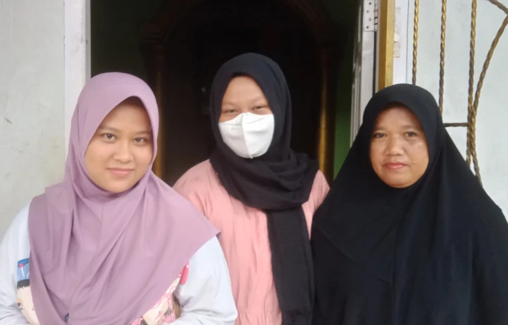 Profil Siswi SMP yang...