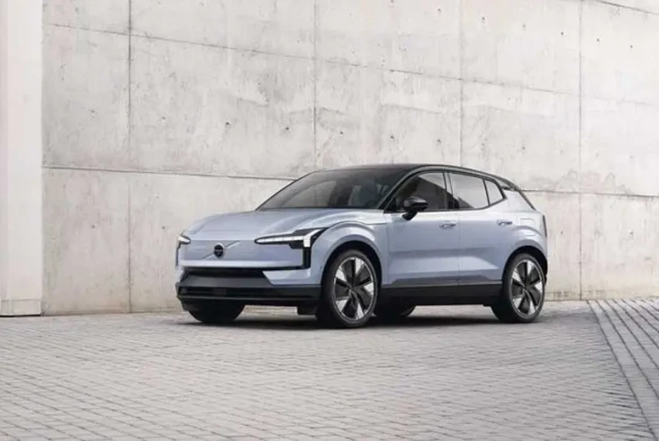 Volvo Luncurkan Mobil...