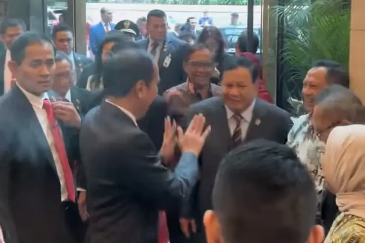 Tawa Lepas Jokowi dan...