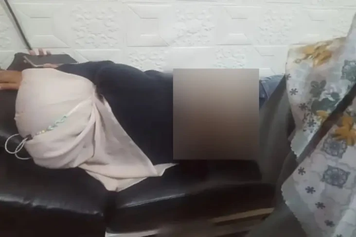 Hendak Bekerja, Perempuan...