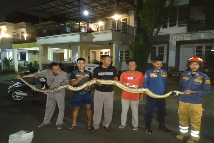 Hendak Masuk Rumah Warga,...
