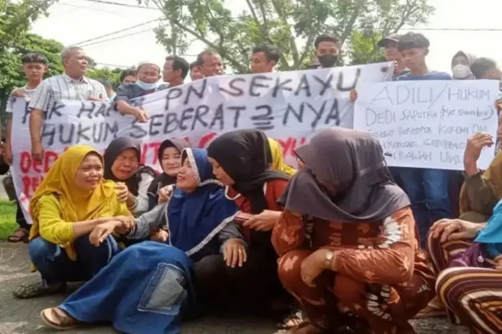 Demo di PN Sekayu, Puluhan...