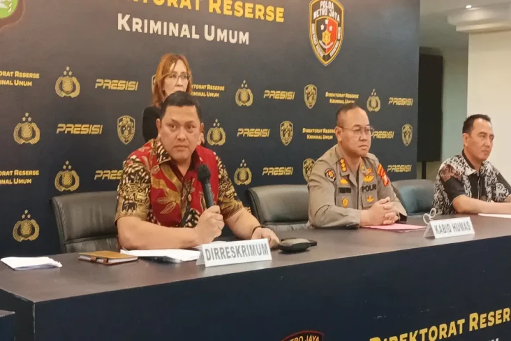 Buru Si Kembar Rihana-Rihani,...
