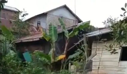 Detik-detik Rumah di...