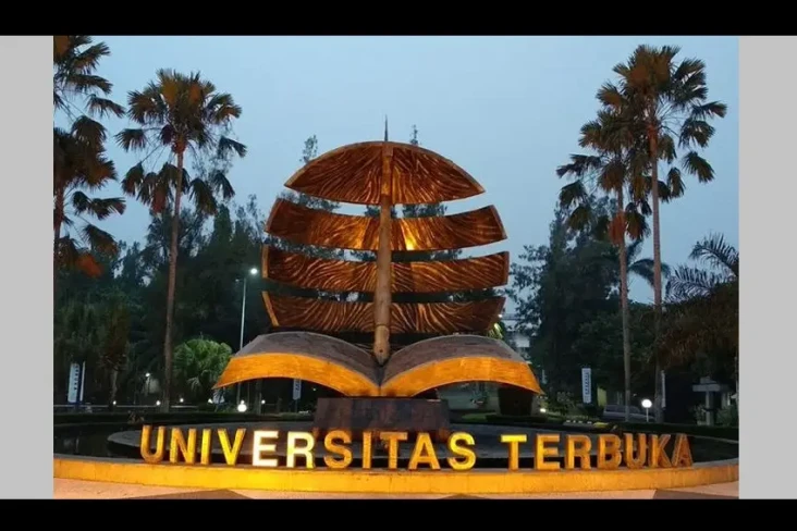 Perbedaan Universitas...