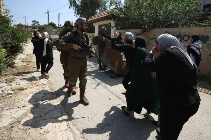 Palestina: Israel Sepenuhnya...