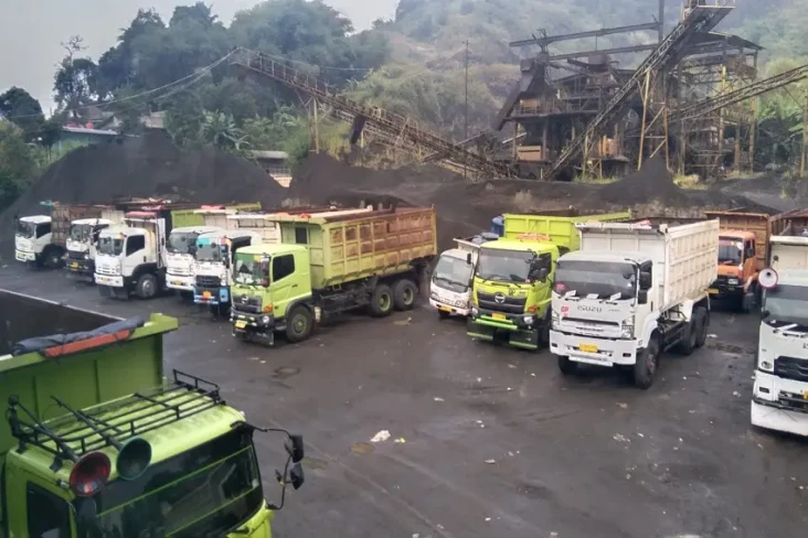 Bikin Nyesek, Bukan...