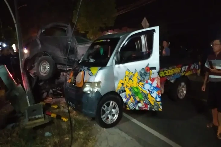 Ugal-ugalan, Pikap Angkut...