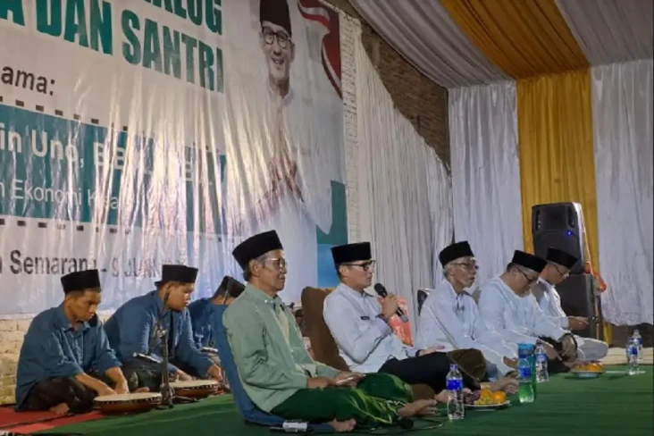 Kunjungi Pesantren Al...