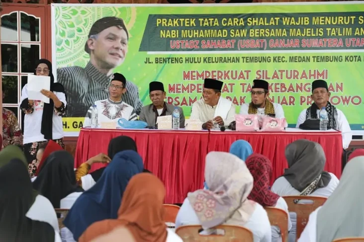 Ibu-ibu Majelis Taklim...