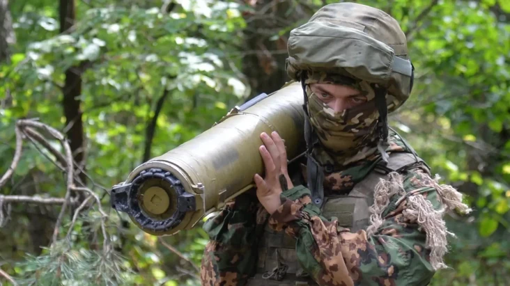 Rudal Anti-Tank Kornet...