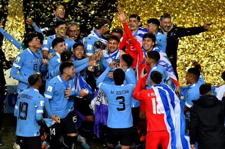 Uruguay Juara Piala...