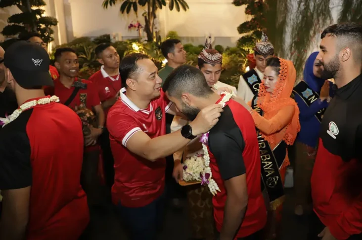 Wali Kota Surabaya Ajak...