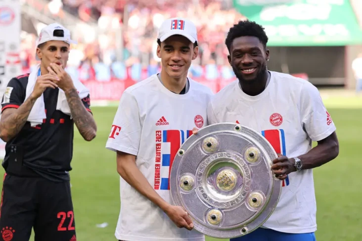Bintang Bayern Alphonso...