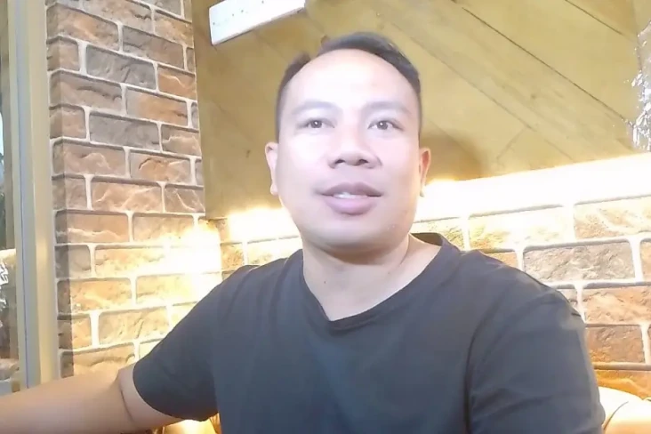 Terjun ke Dunia Politik,...