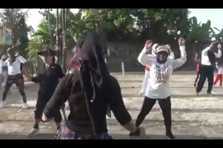 Senam Sehat Sosialisasikan...