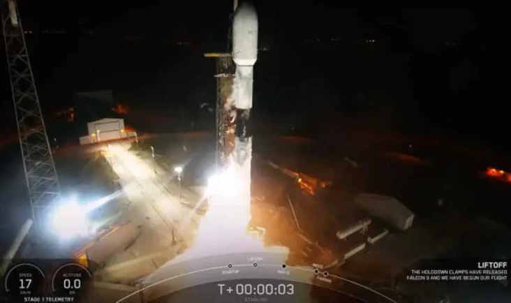 SpaceX Luncurkan 52...