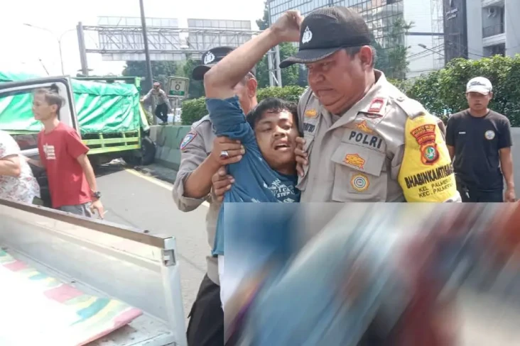 Tabrakan Beruntun Truk...