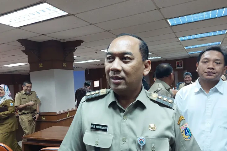 Pemkot Jakbar Terima...