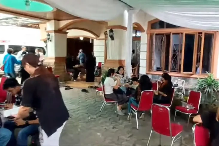 Salman Al Farisi Pemeran...