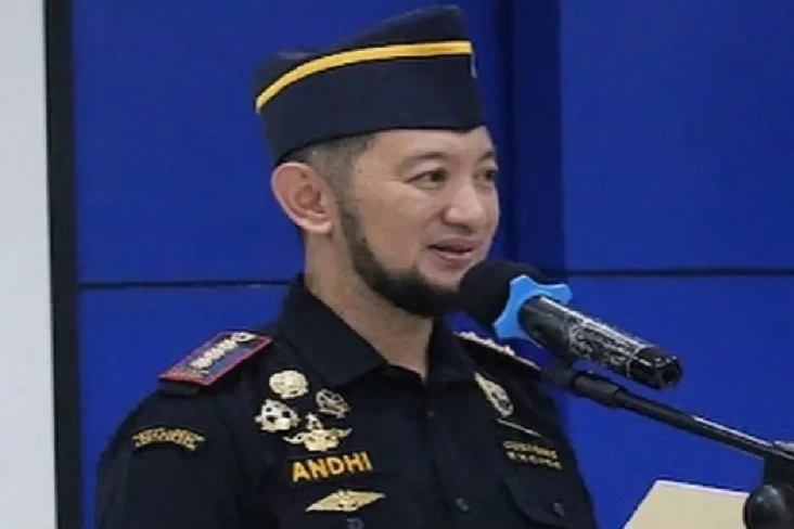 Profil Andhi Pramono,...