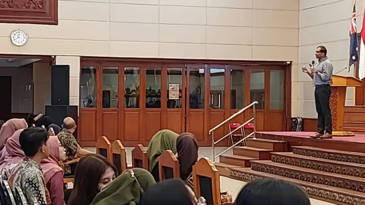 UWKS Beri Kesempatan...