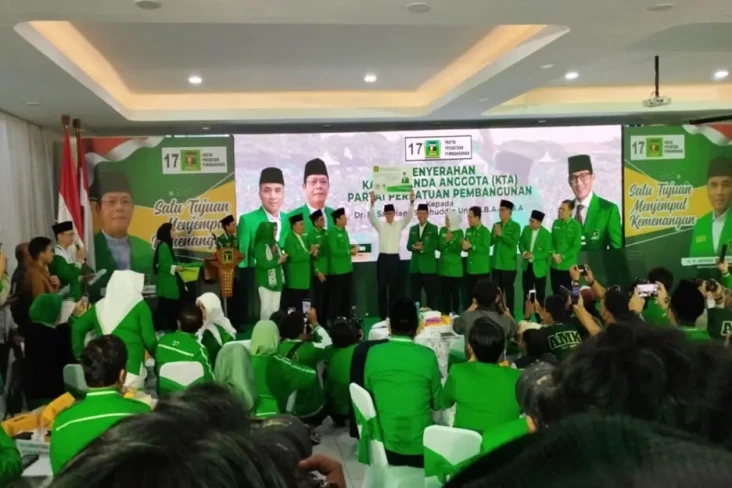 Sandiaga Uno Resmi Gabung...