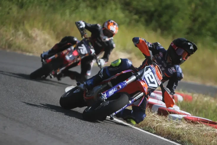 Seru, Penggemar Supermoto...