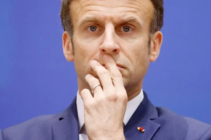 Macron Dilaporkan Minta...