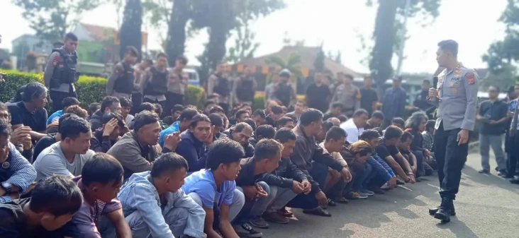 81 Preman Diangkut ke...
