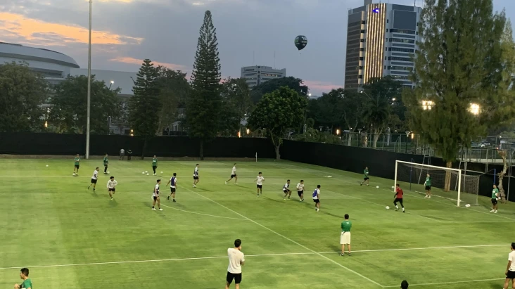 Timnas Indonesia Latihan...