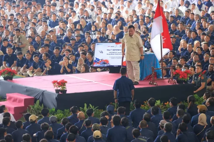Momen Prabowo Disambut...