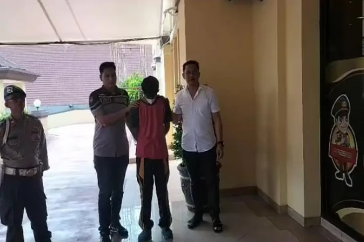 Polisi Tangkap Pemotor...