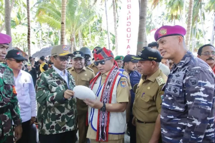 Mendagri Tito Temukan...