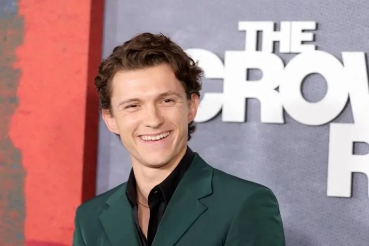 Tom Holland Umumkan...