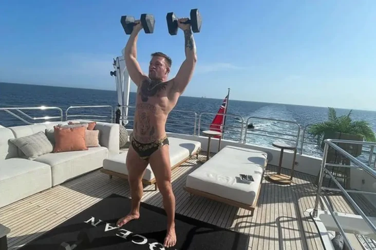 Conor McGregor Belum...