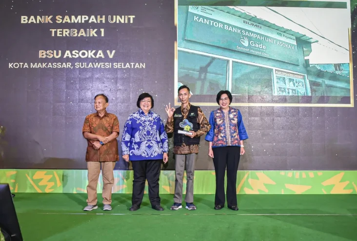 Keren, Bank Sampah Binaan...