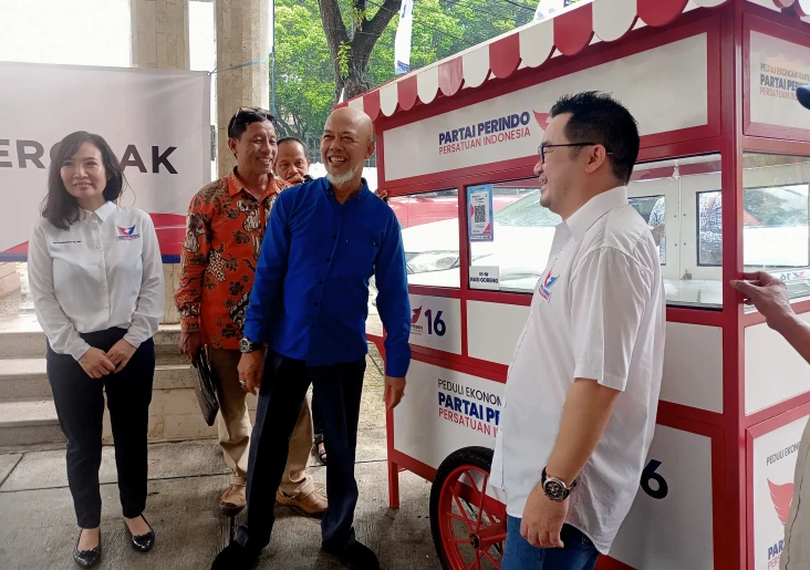 Terima Bantuan Gerobak...