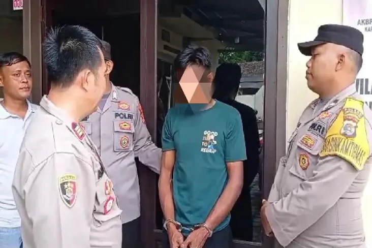 Dicabuli Ayah Tiri,...