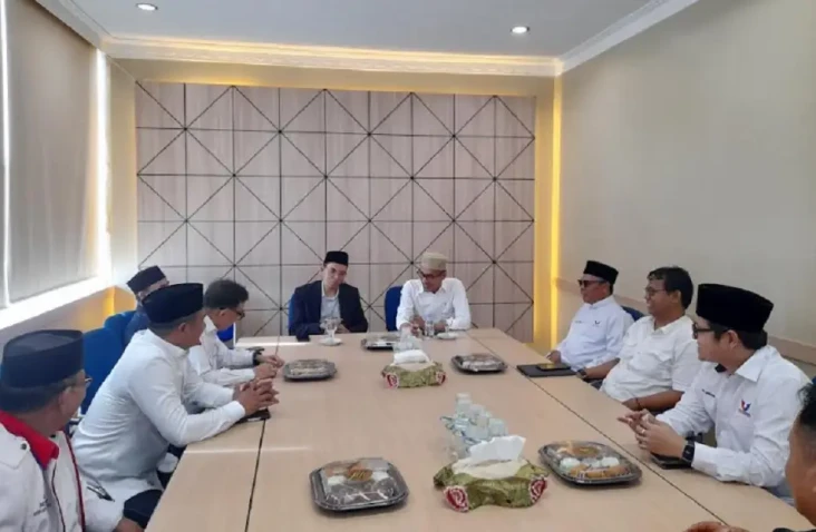 Kunjungan ke Kantor...
