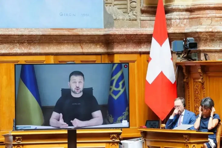 Ukraina Minta Swiss...