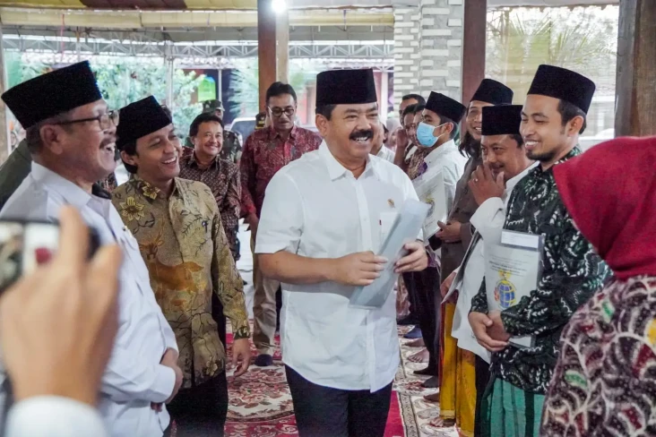 Kunjungan ke Bangkalan,...