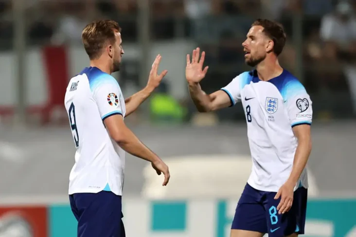 Inggris Hat-trick Menang,...
